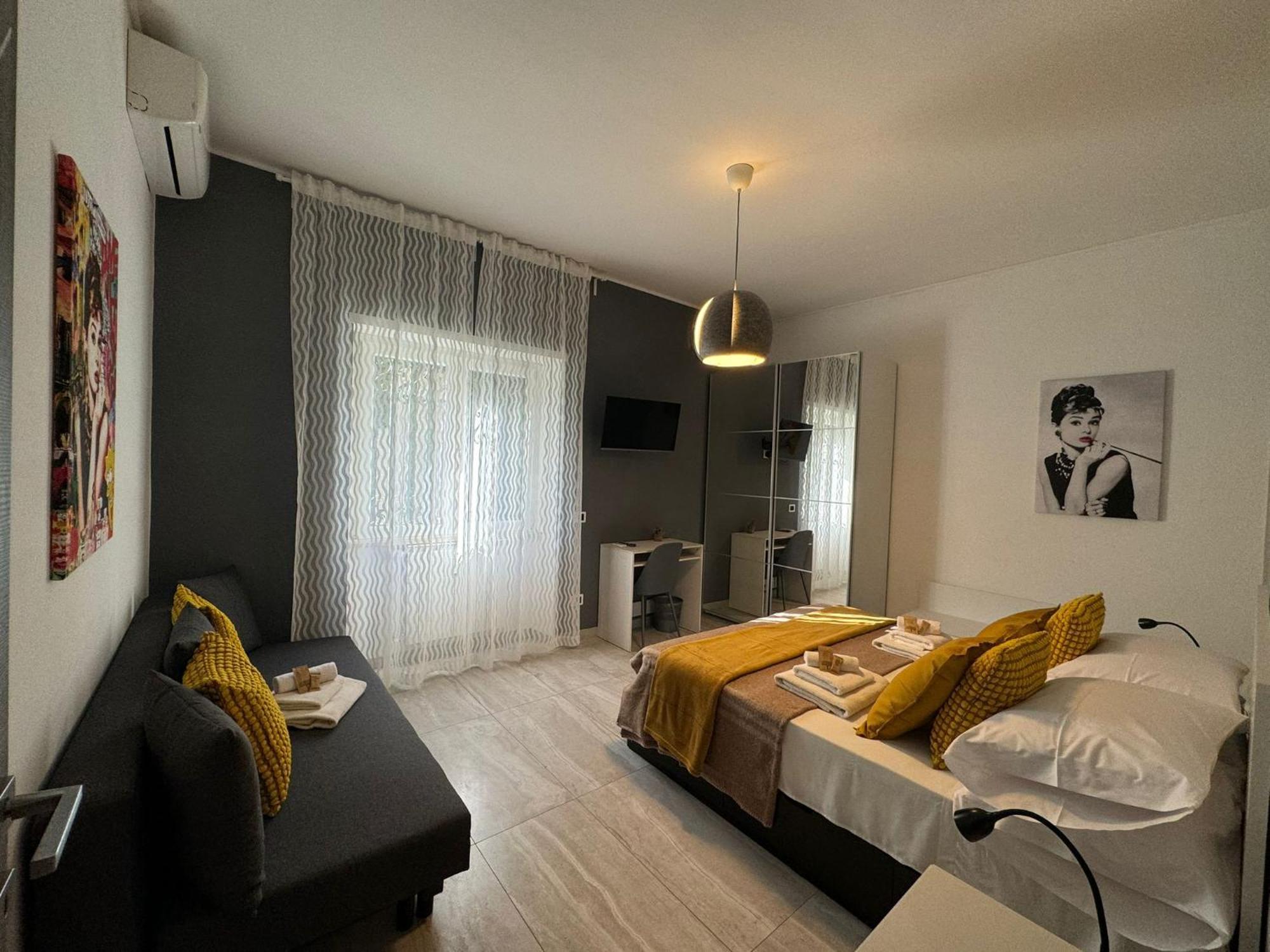 Elegant Escape By Ionio Metro * Rom